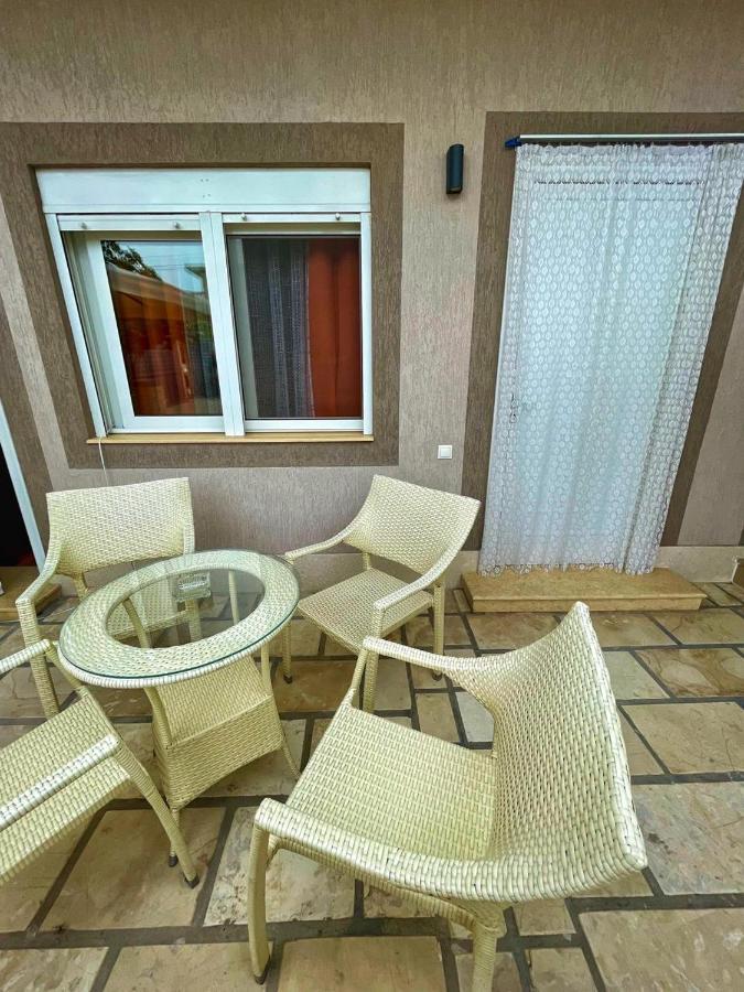 Fatos 2 -apartments Near The Vlora